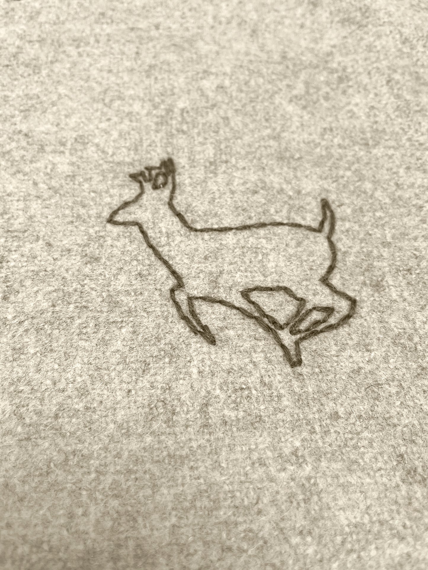 Cuscino Lana Melange ricamo Capriolo - Pronta Consegna