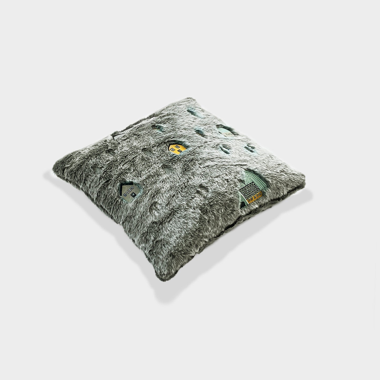 Cuscino eco-pelliccia ricamo Villabassa - Pronta Consegna