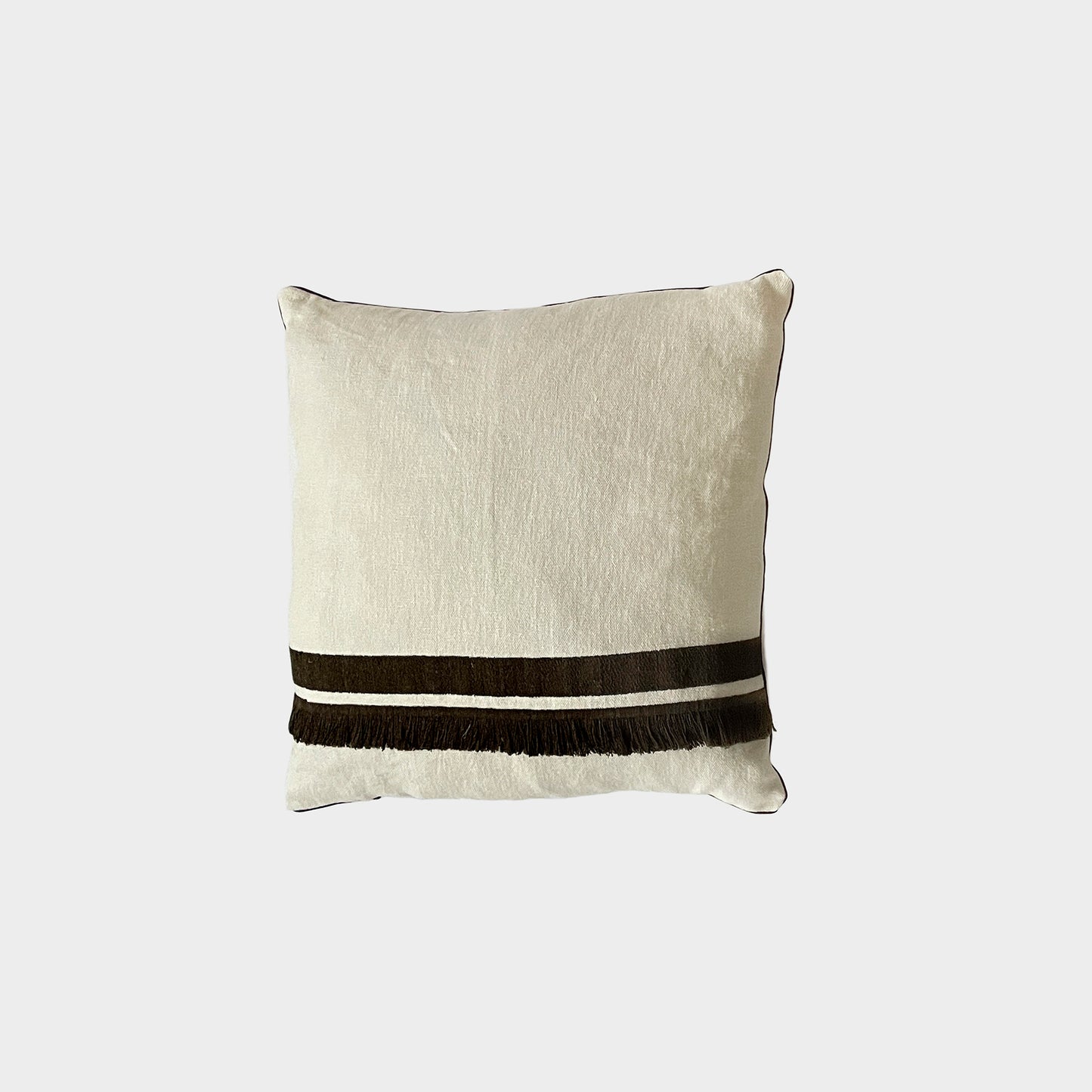 Cuscino in lino con frangia