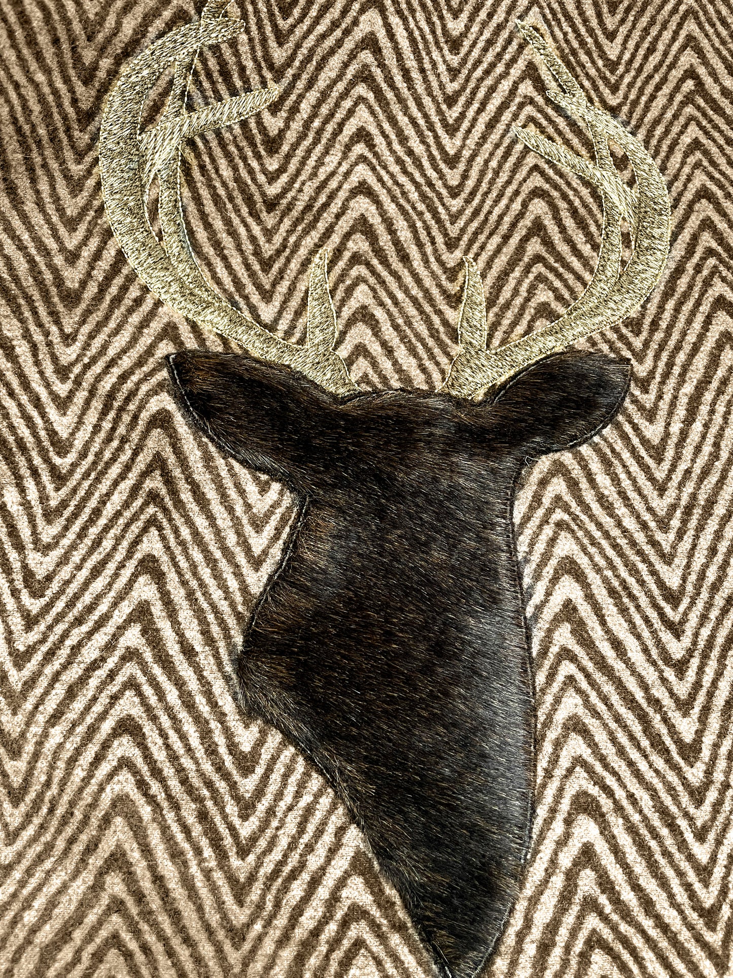 Cuscino lana melange Onda ricamo Cervo pelliccia