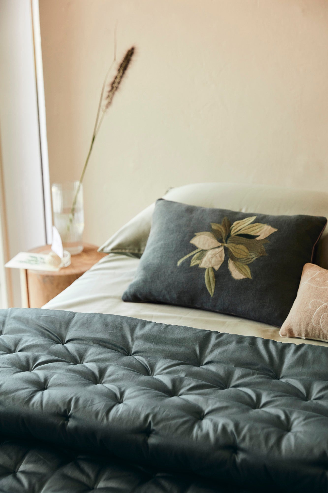 Magnolia embroidery cushion