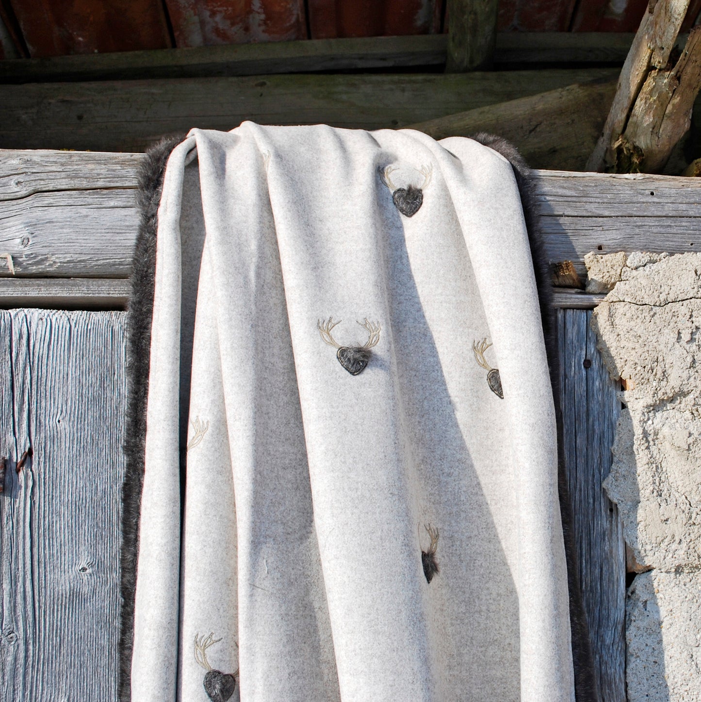 Tenda lana melange Cuore con corna