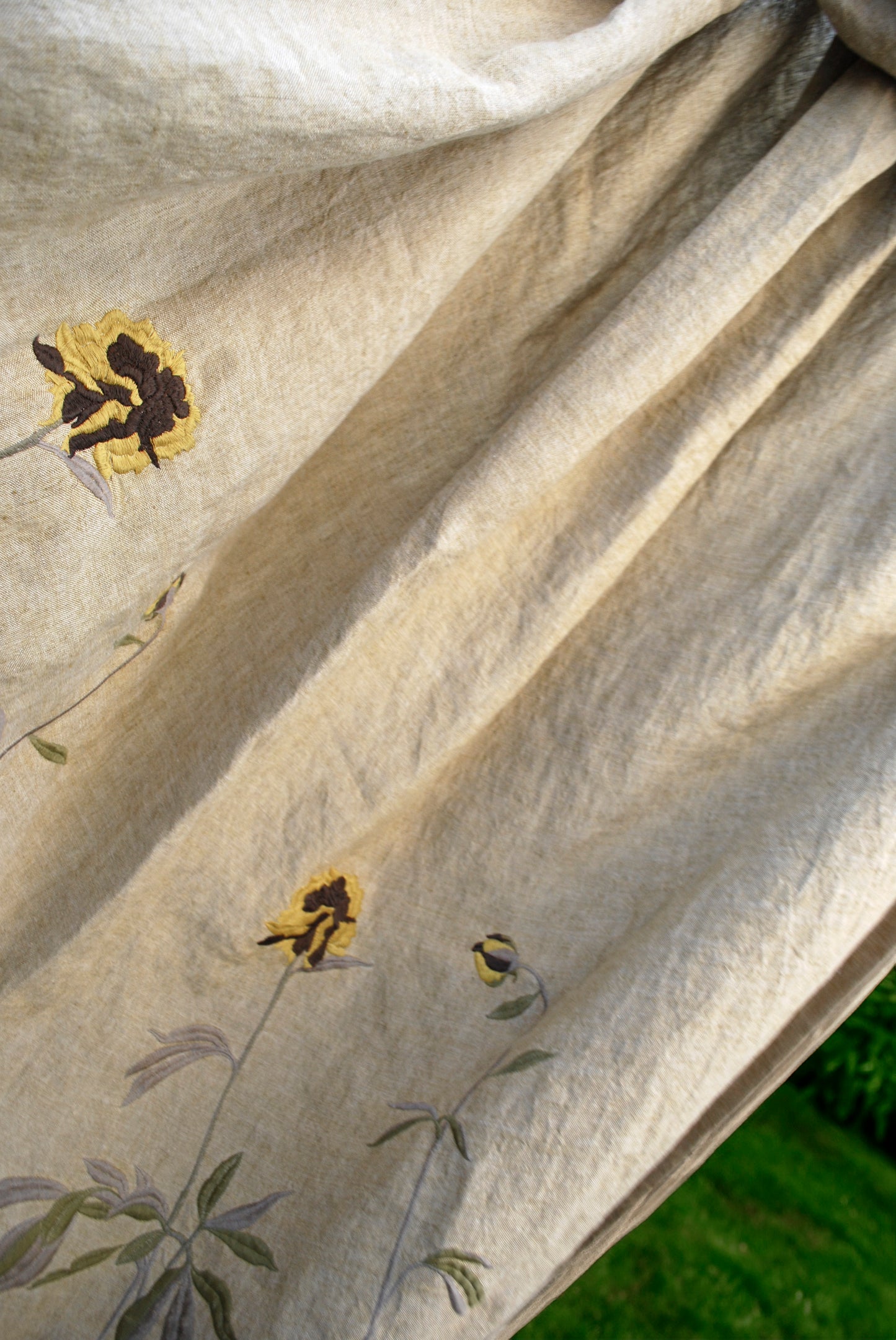 Peony embroidery curtain