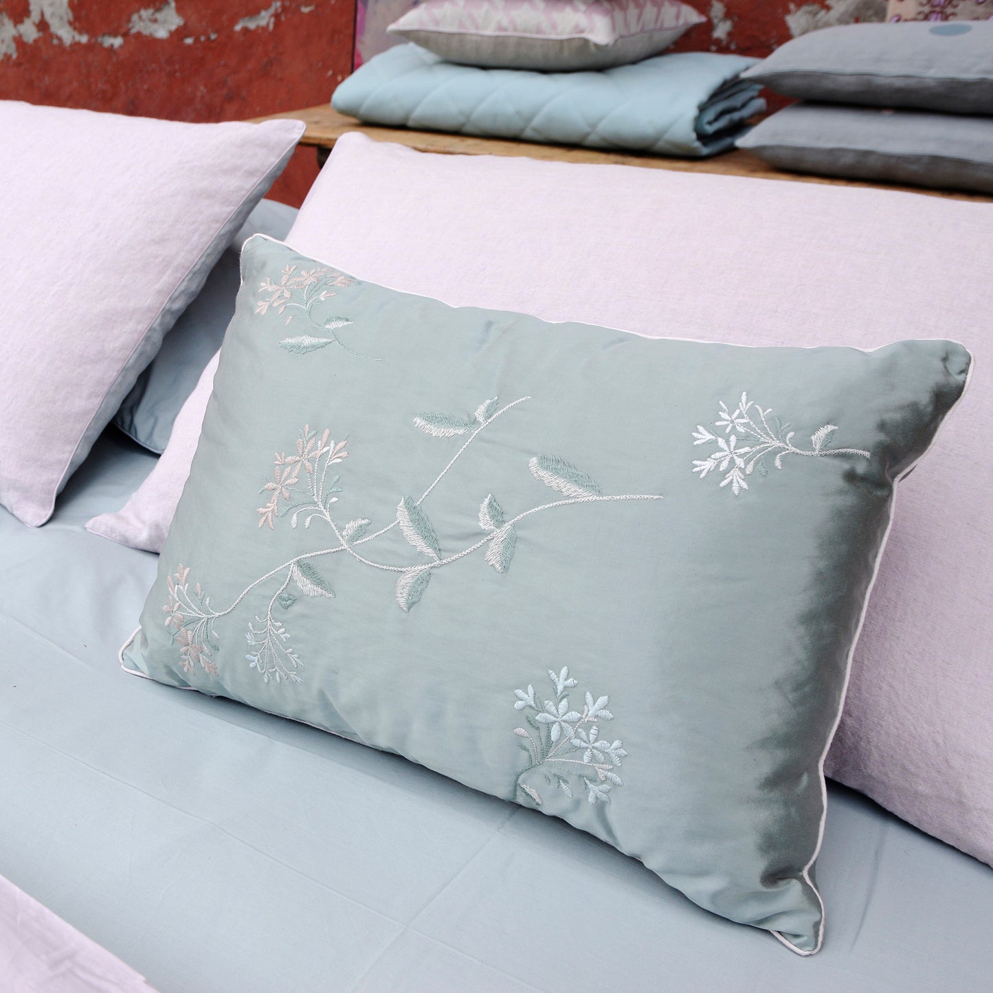 Coussin en coton géranium brillant