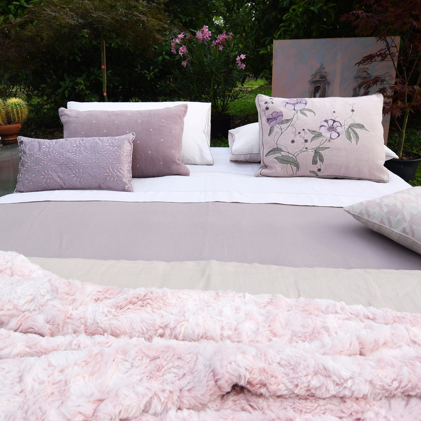 Vivere Vintage Anemones Cushion